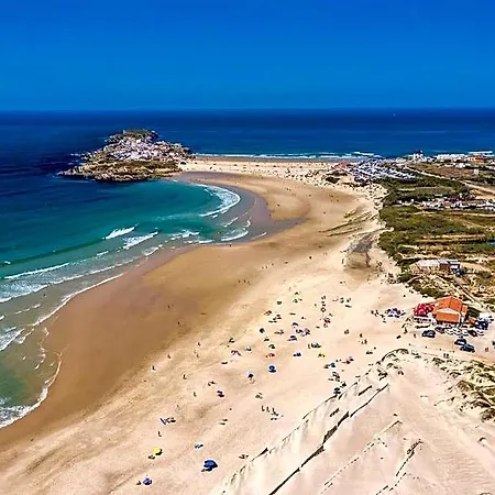 Albergue Baleal Classic Waves
